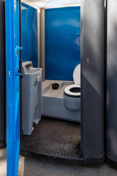 Best Porta potty delivery and setup  in New Rockford, ND